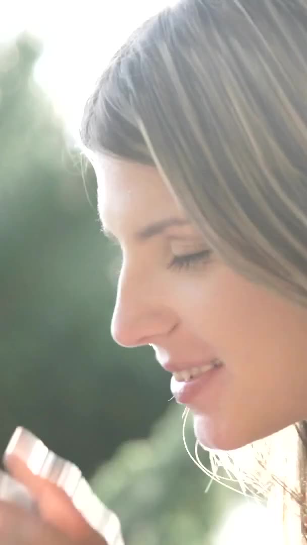 21Naturals : French Kiss and Teen Blonde Outdoor