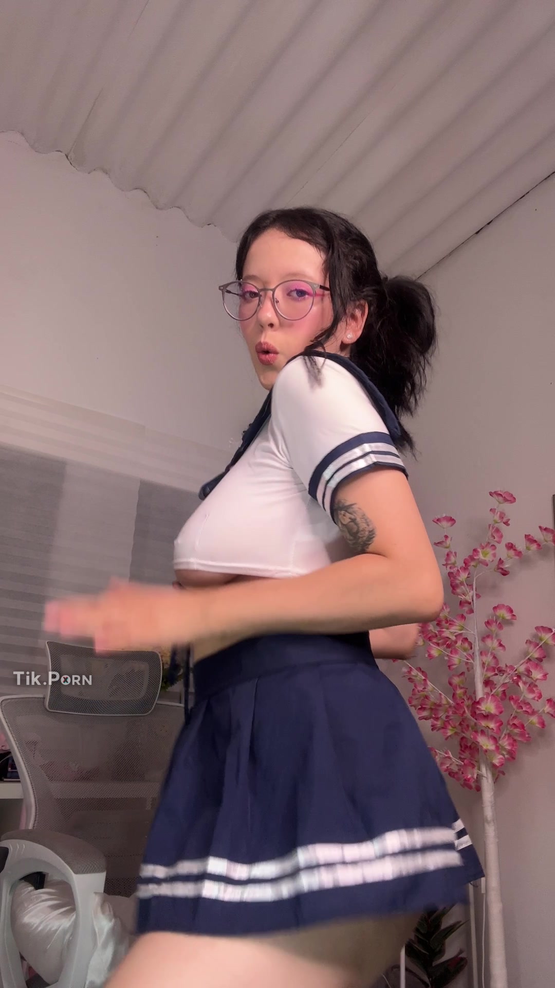 Maruchan Dancing and Uniform Porn Glasses Porn hd