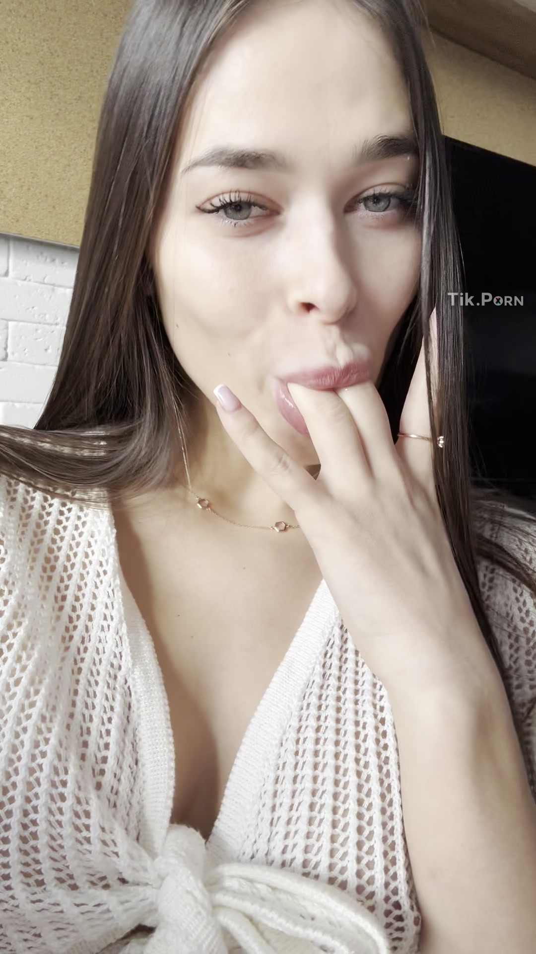 Ambersnake Finger in Mouth and Shaved Pussy clips