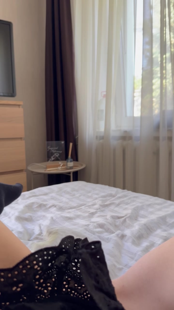 Naomiblaire Teasing and Stockings Shaved Pussy hd