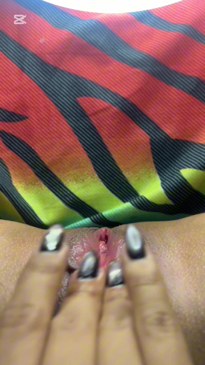 Mayrivers Pussy Fingering and Latina Amateur free