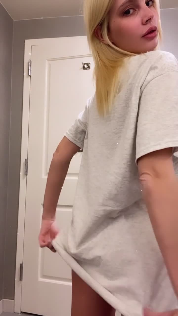 Yus Lopez Teasing and Leaked Teen Blonde hot porn