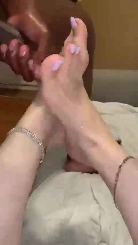 Video xxx hd Cum on Feet and Interracial Big Dick