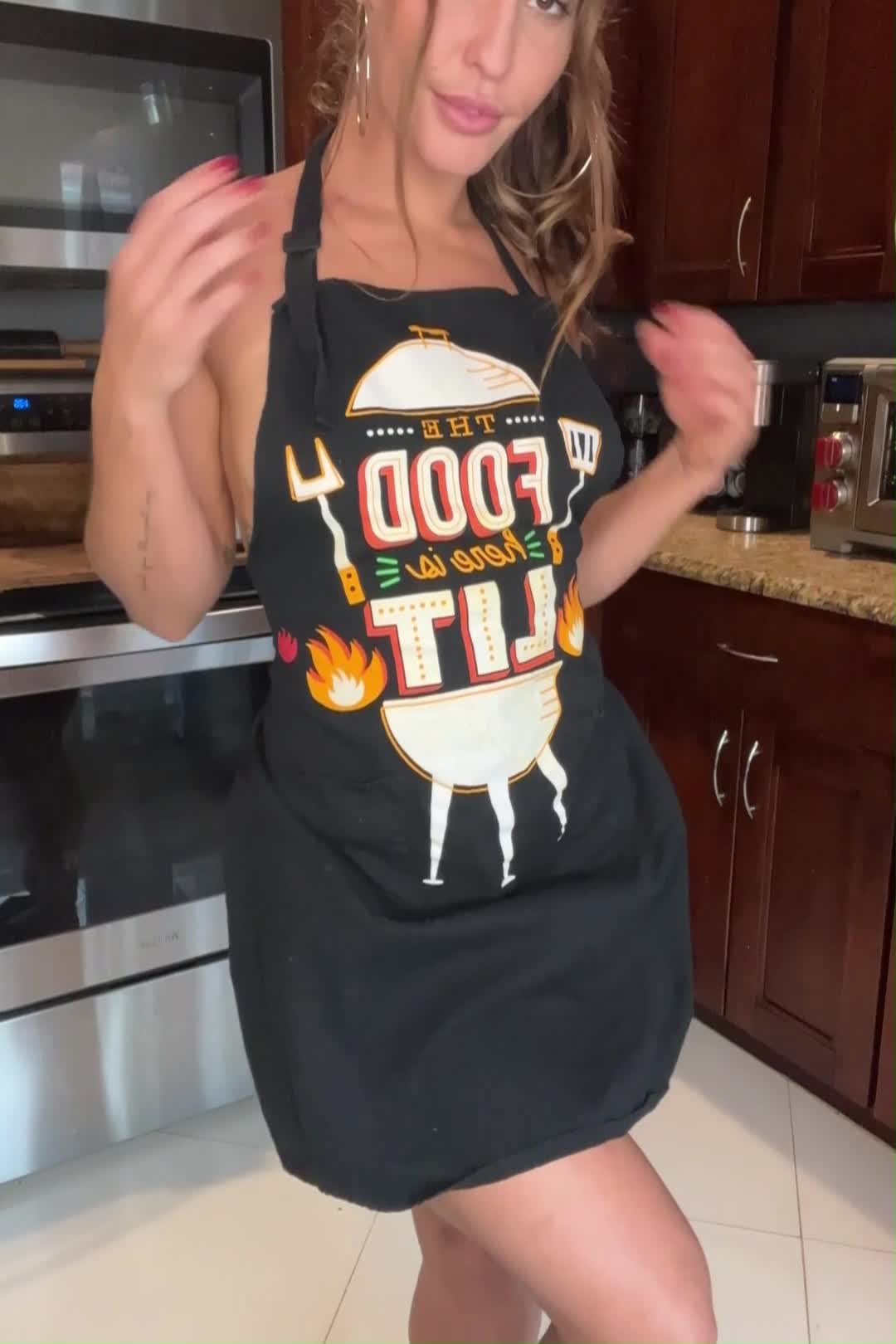 Kelsi Monroe Slap and Big Ass Brunette Nude clips