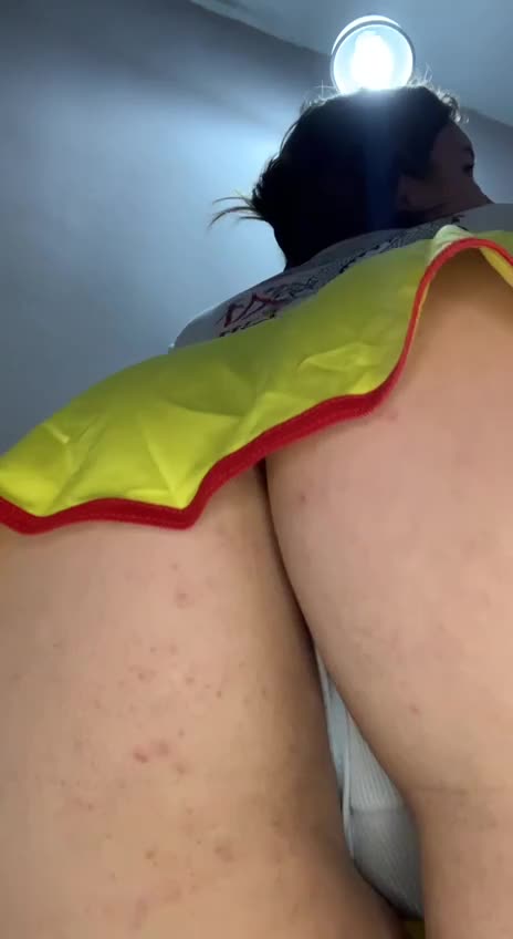 Twerk and Big Ass Brunette Natural Big Tits