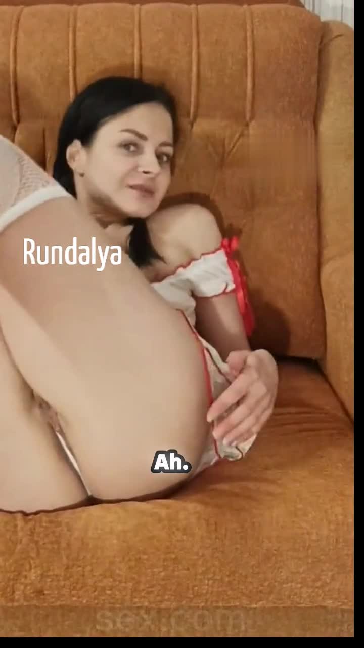Rundalya Teasing and Shaved Pussy Amateur POV xxx